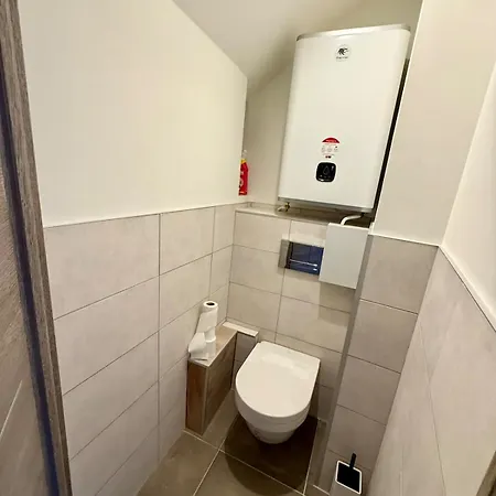 Perfect Pied-a-terre In * ديجون