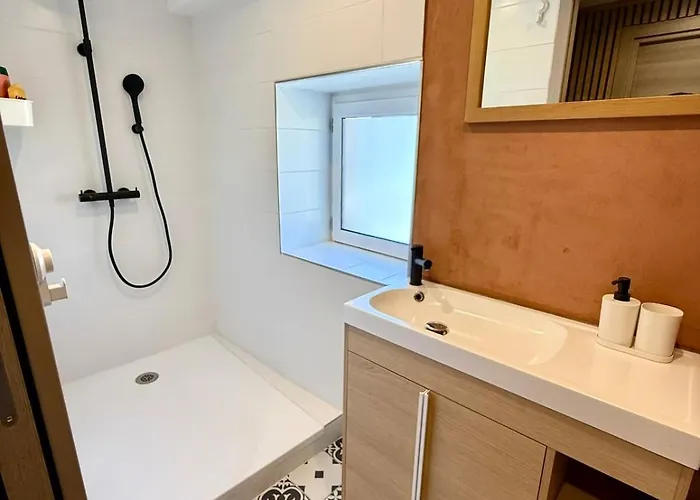 Perfect Pied-a-terre In Дижон